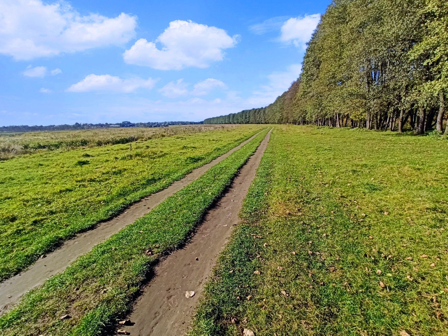 Продаж, Земельна  Ділянка, біля Річки! 1,88 Га