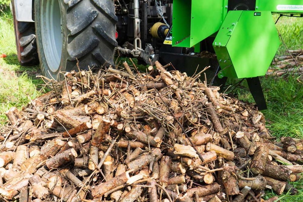 Rębak do gałęzi WALCOWY XR-160 === cena 6599 ===