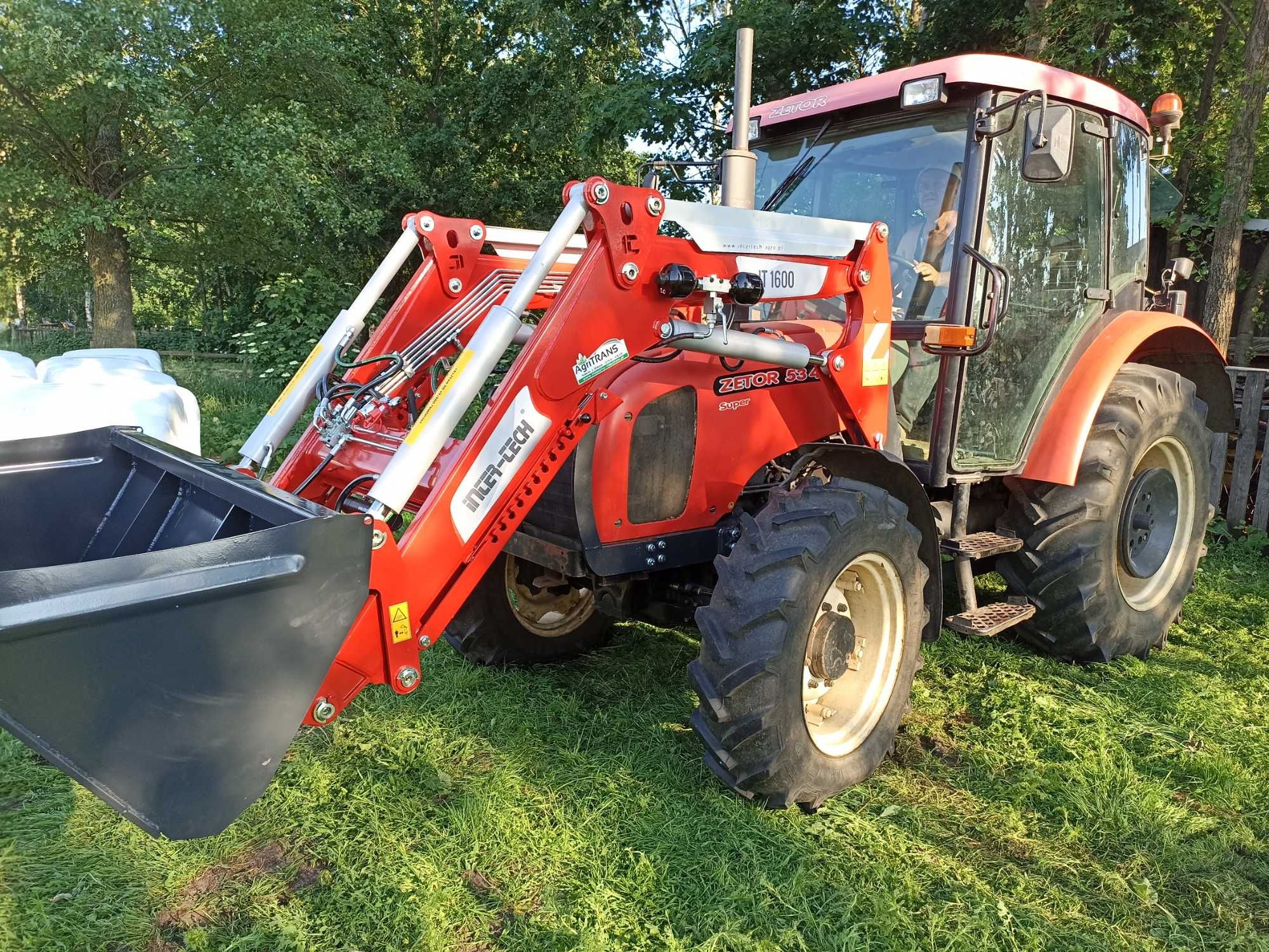 Ładowacz czołowy TUR INTER-TECH, udźwig 1600 kg, 3 sekcje, joystick