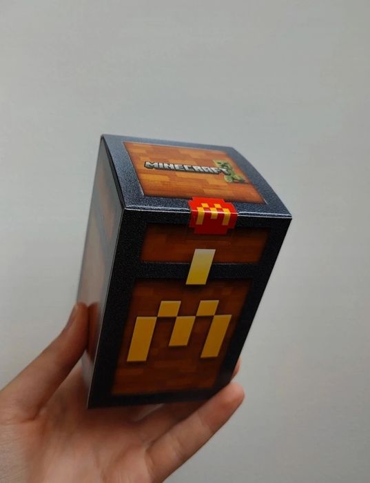 Caixa Surpresa Minecraft + Cartão Raro “Big Mac® Crystal”