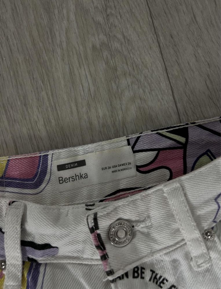 Круті джинси Bershka EUR 36