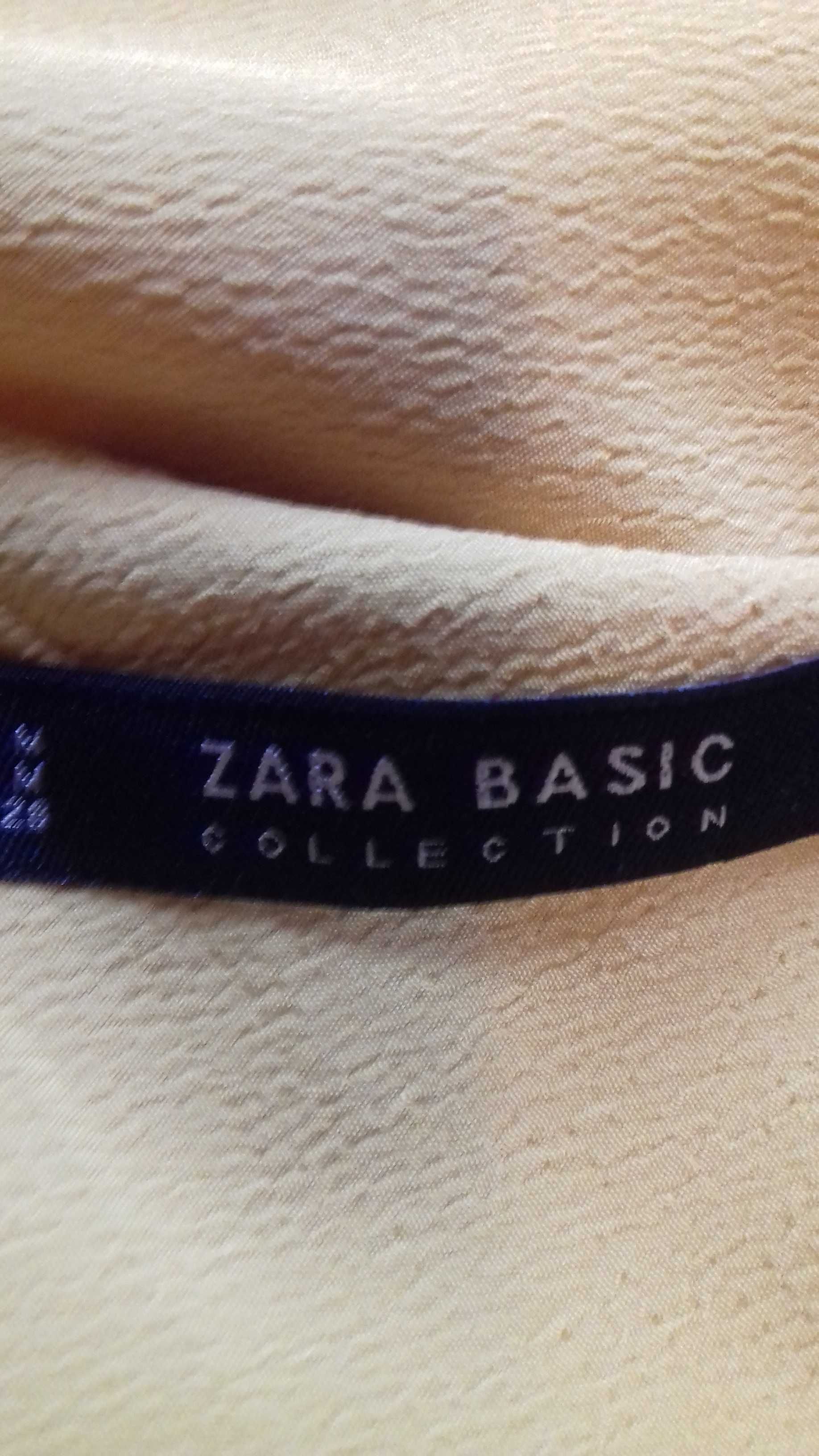 Красивое платье zara с глубоким вырезом сзади.