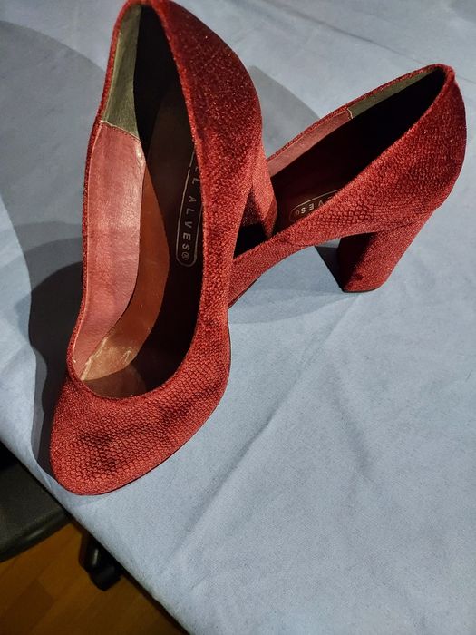 Sapatos de veludo usados