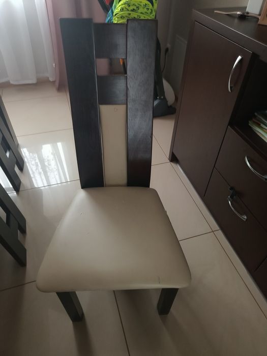 Krzesła Drewniane Masywne 8 szt komplet .