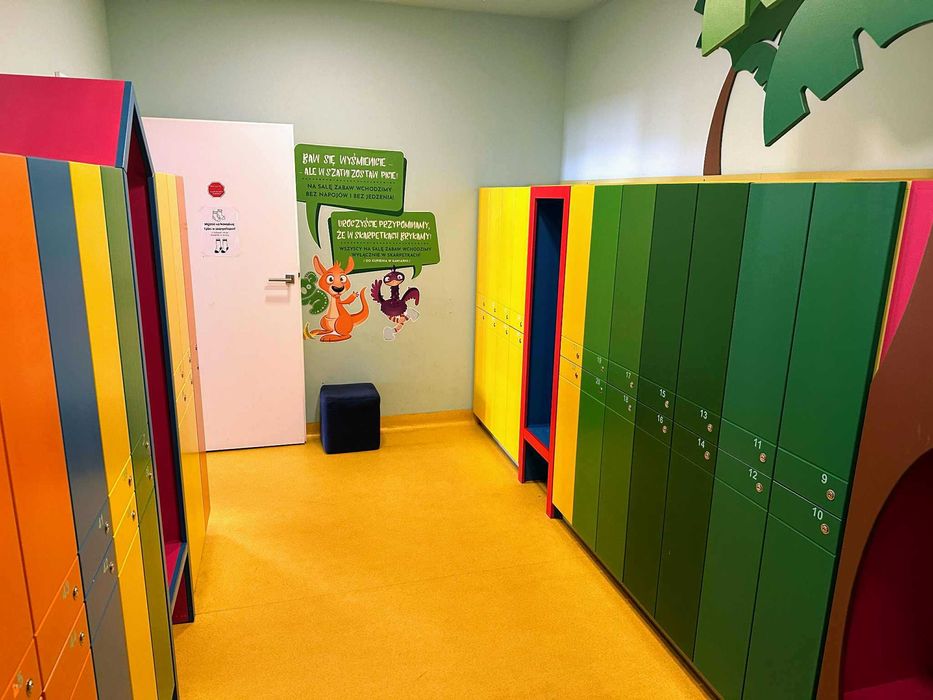 Sala zabaw z kawiarnią i gotowym przedszkolem