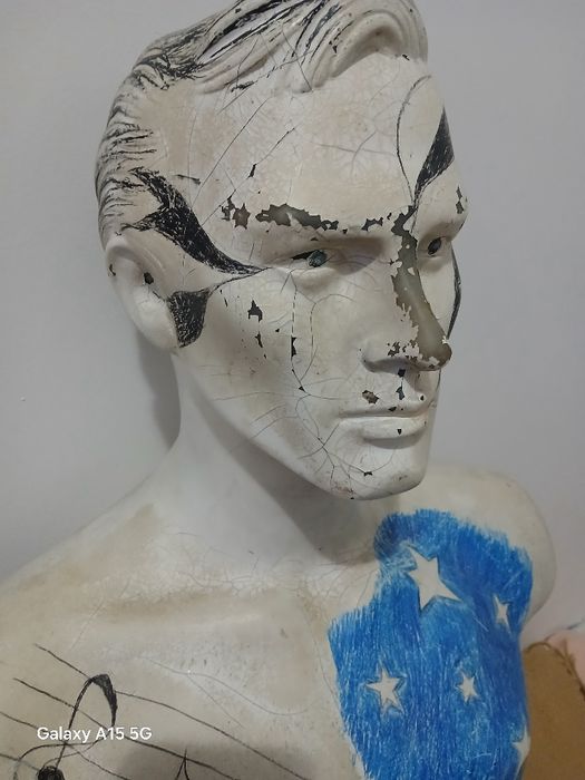 A R T E -Manequim com intervenção ARTISTICA