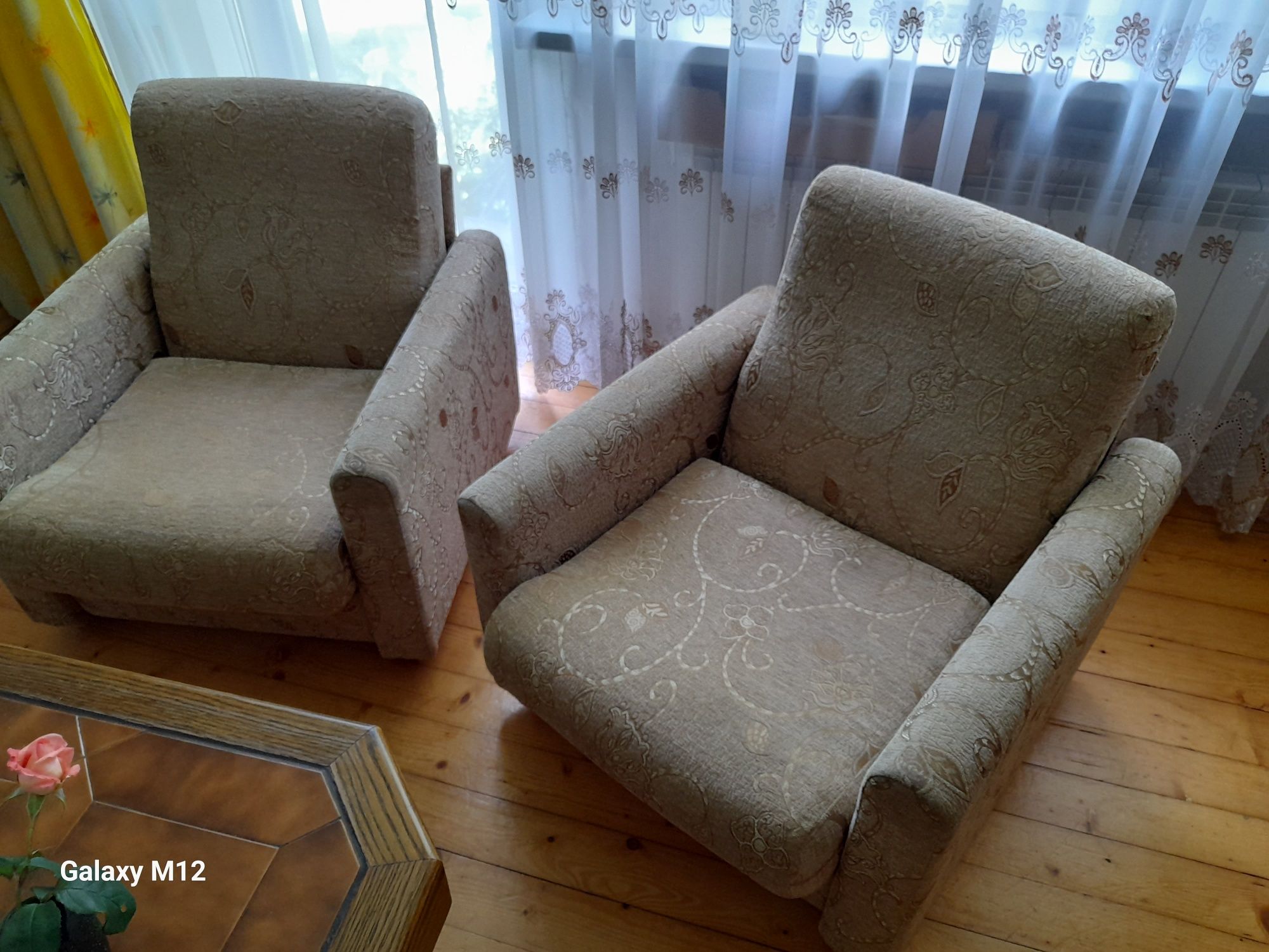 Narożnik z funkcją spania, fotele, pufa, stół