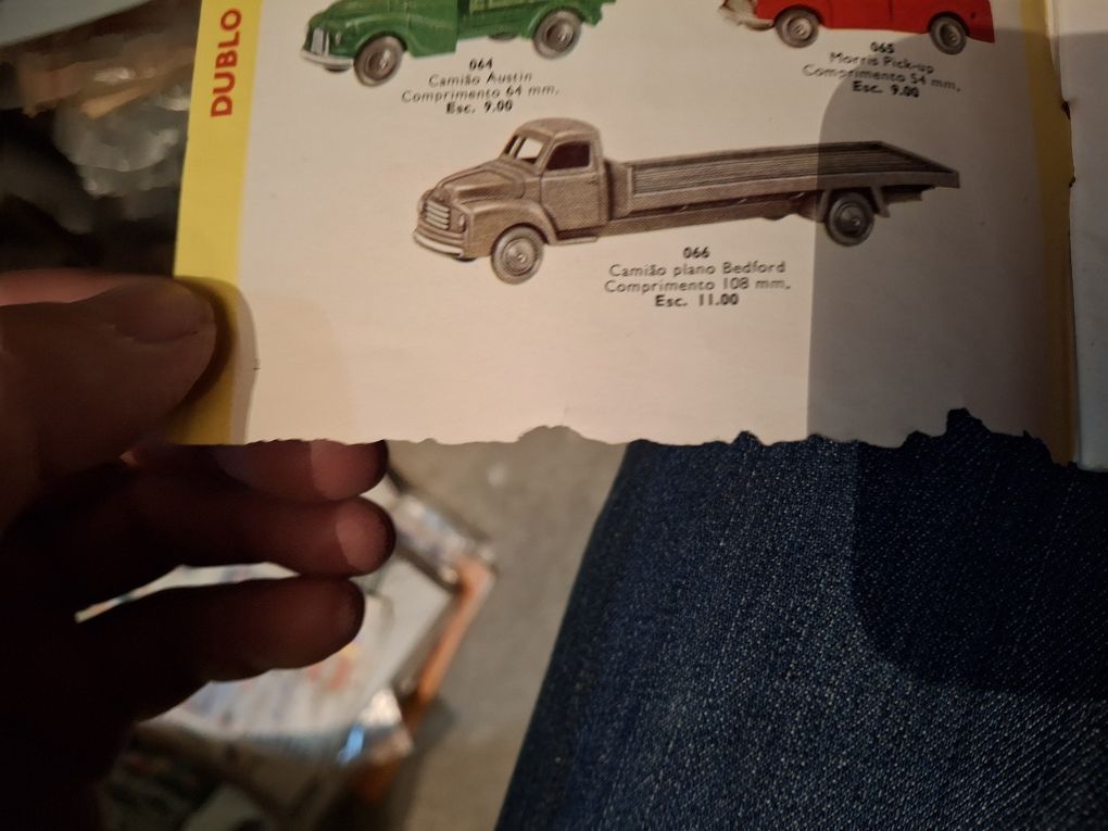 Catálogo Dinky toys português 1958