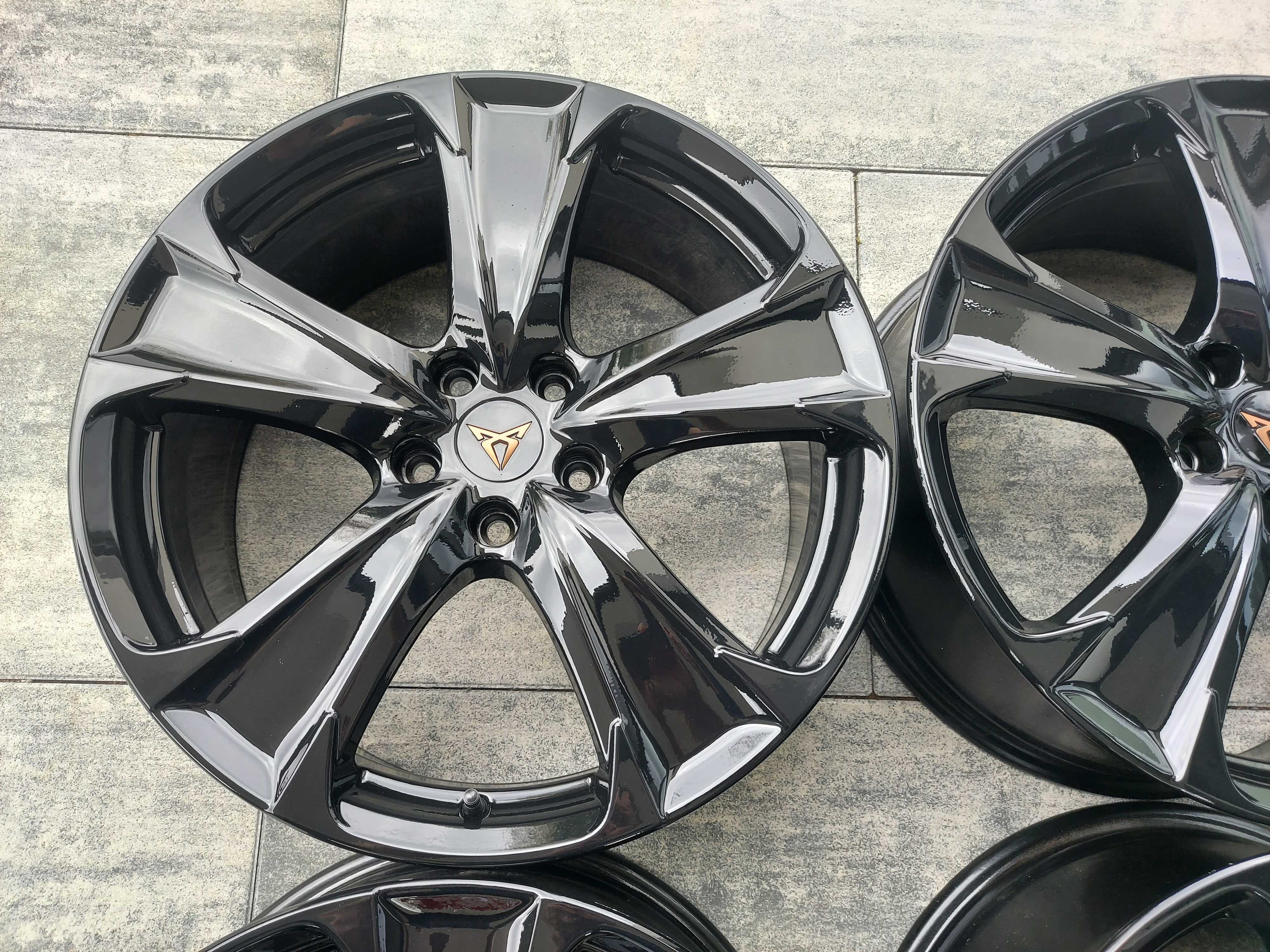 Felgi  oryginalne CUPRA LEON IV 5FA 8X19 ET 49