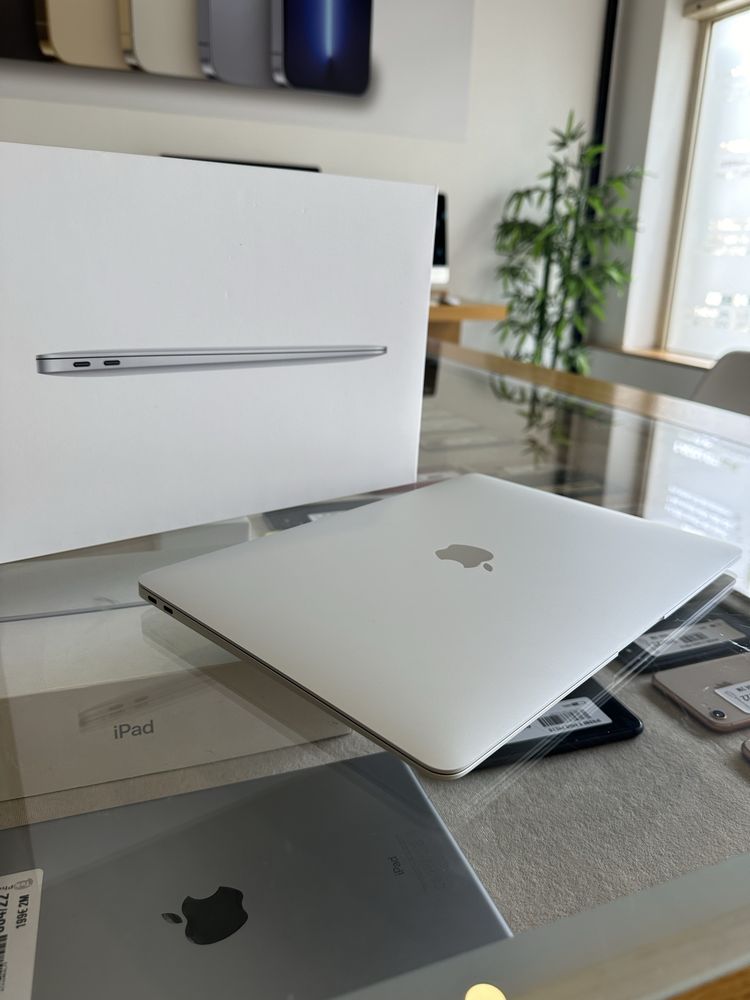 MacBook Air 13 M1 *semi novo