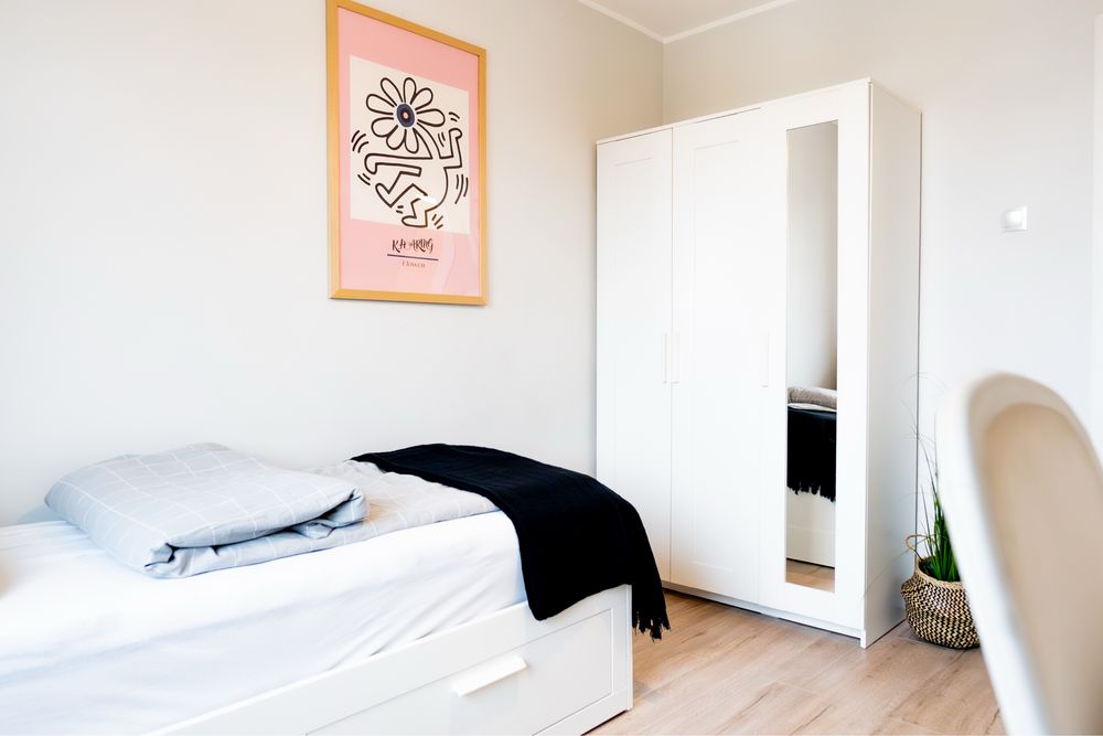 Szafa plus łóżko z 2 materace, Ikea Brimnes