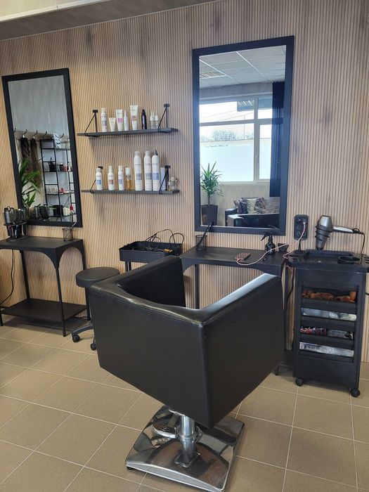 Podnajmę stanowisko fryzjerskie w Salonie Urody