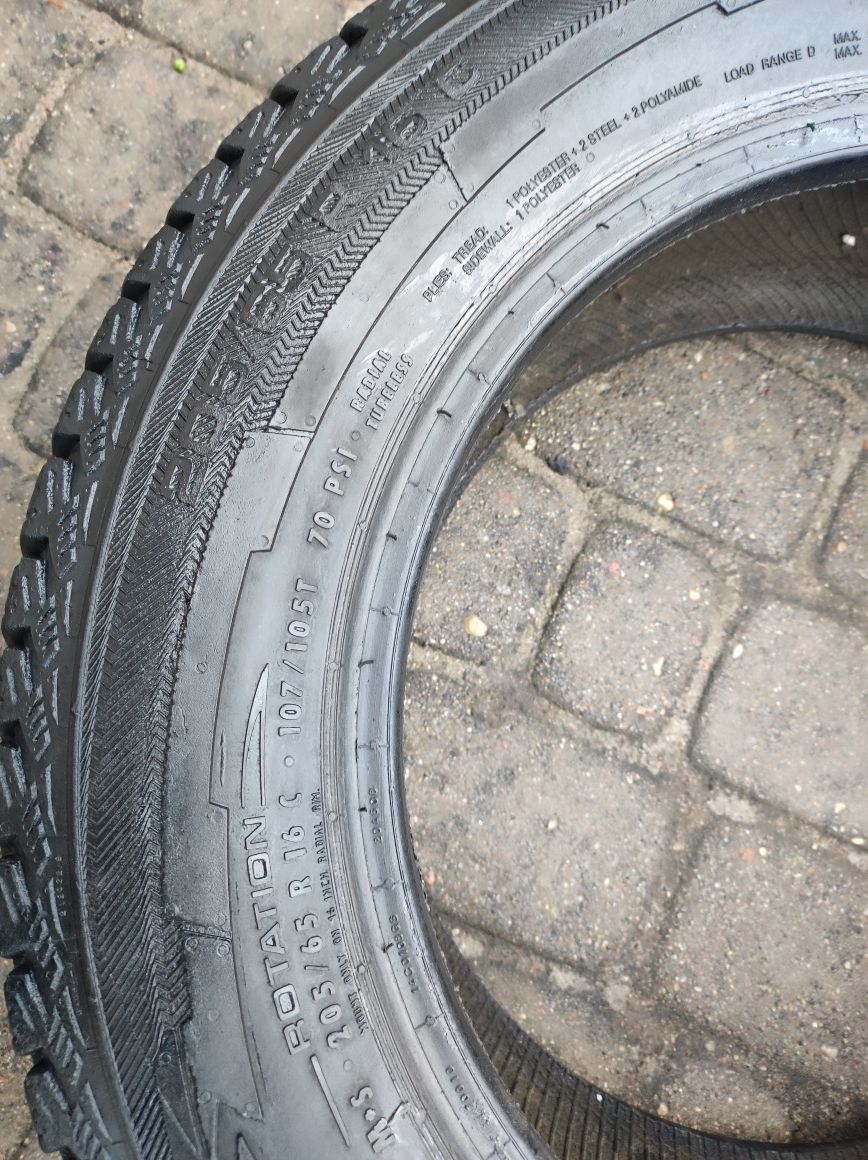 205.65.16c jedna opona Uniroyal Snow Max 2