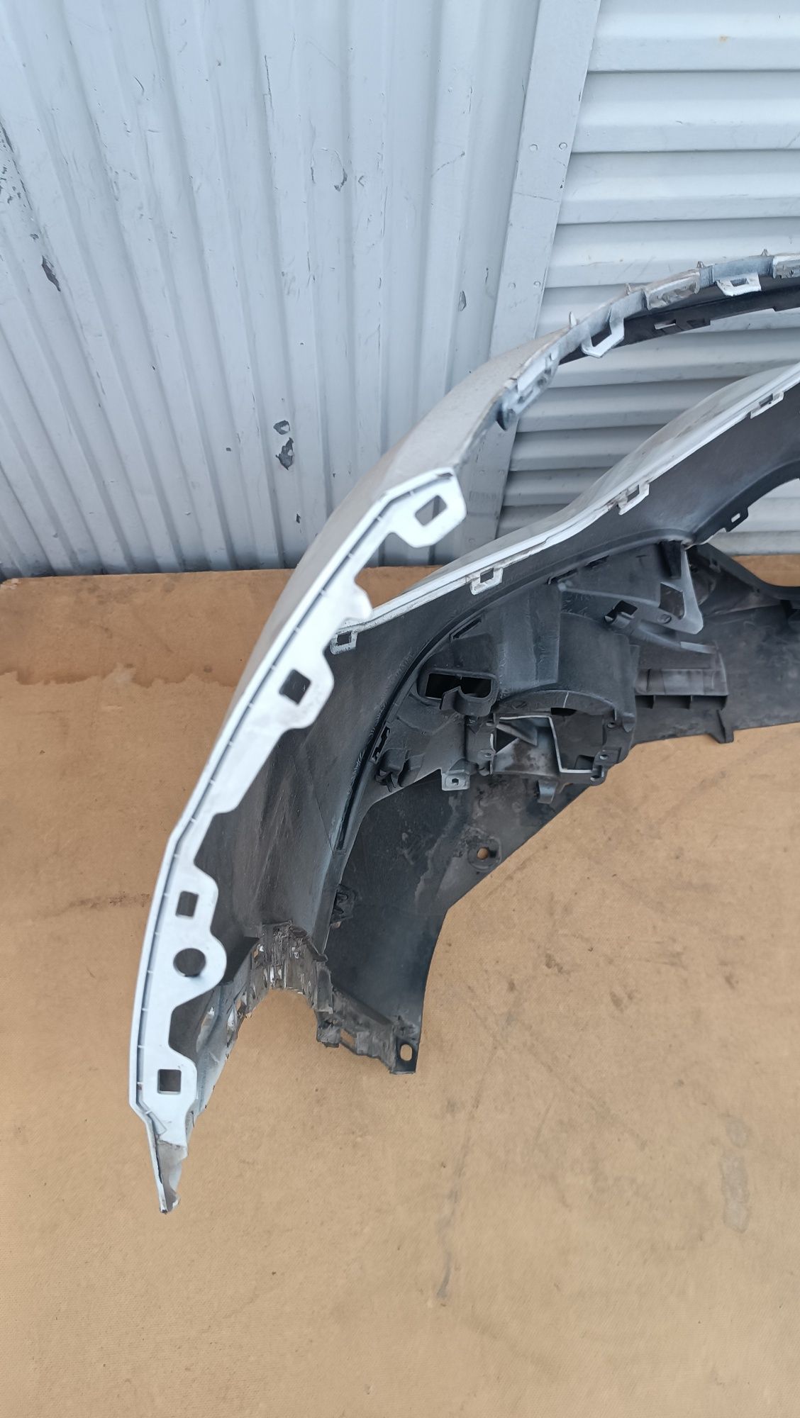Vendo parachoque de frente citroen C4 MK 3 ano 2020/23