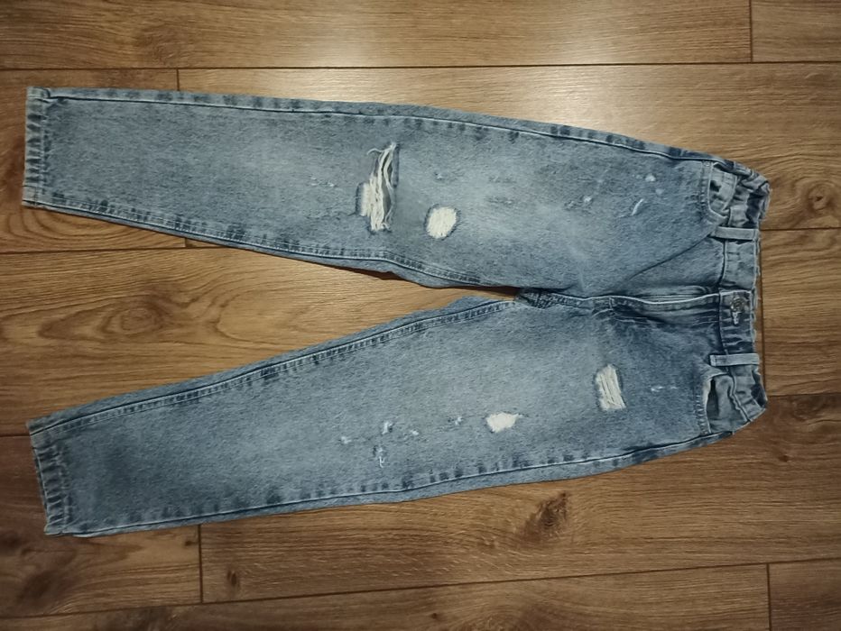 Niebieskie jeansy, rozmiar 146