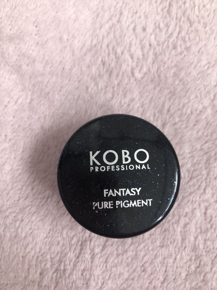 Zestaw kosmetykow ABH, Colourpop, NYX, Mac, Lovely, Kobo