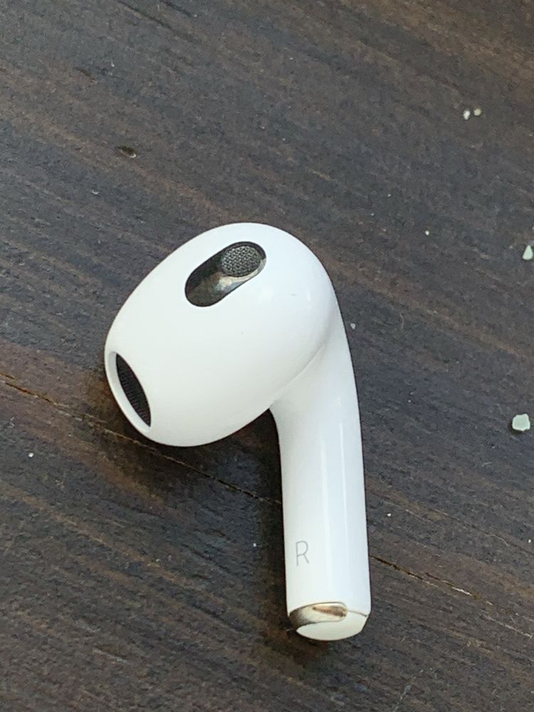 Продам навушник правий airpods 3