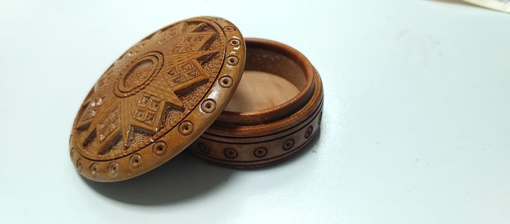 Скринька, шкатулка.  Дерево