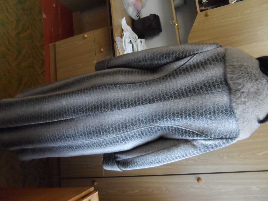 Пальто жіноче, зимове, з натуральним хутряним коміром, р.52/170.