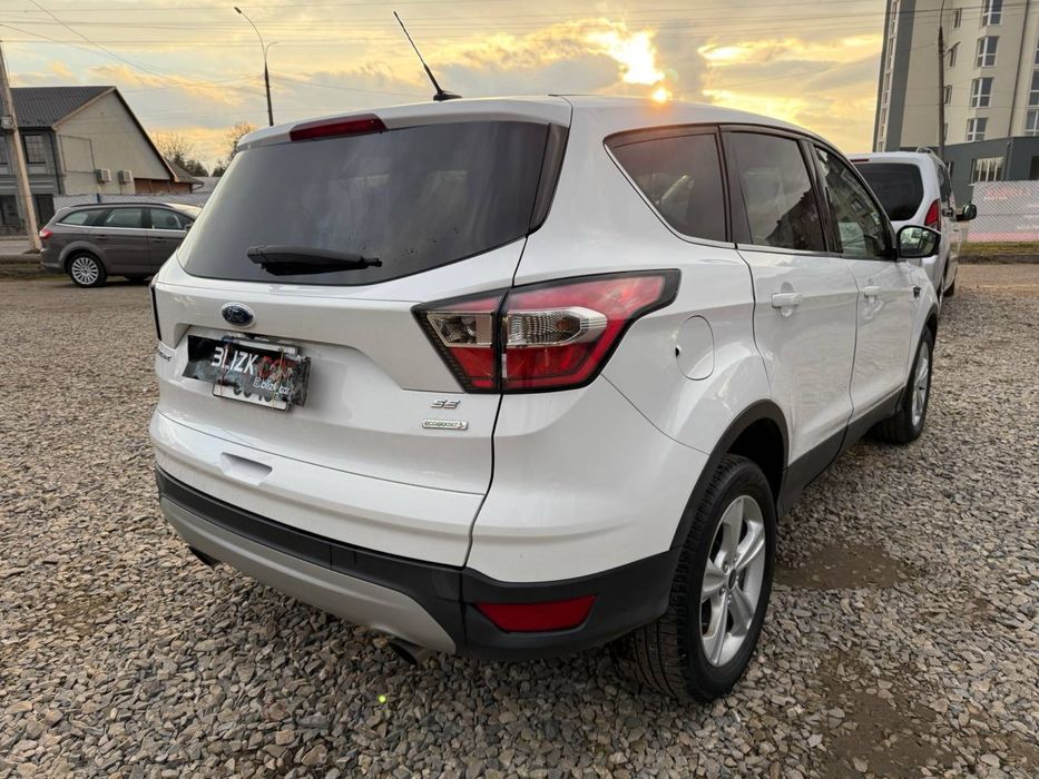 Форд ескейп 2016 рік