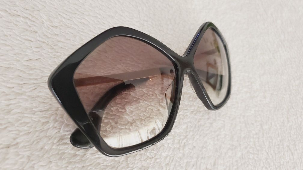 Miu Miu Sunglasses ( usados/ estimado