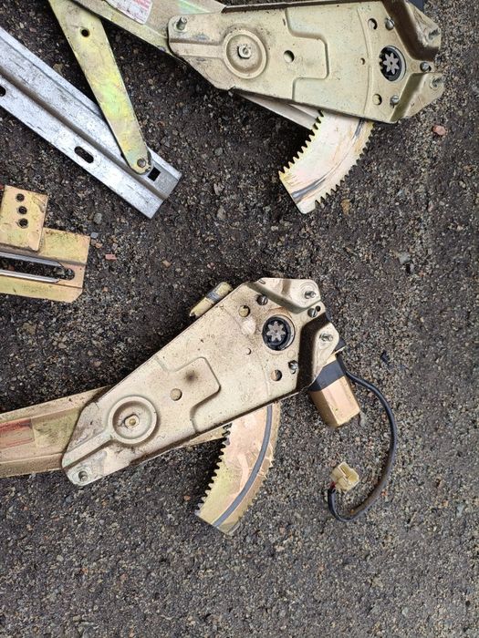 Продам элекро стеклоподьемники ваз 2110 ,21099