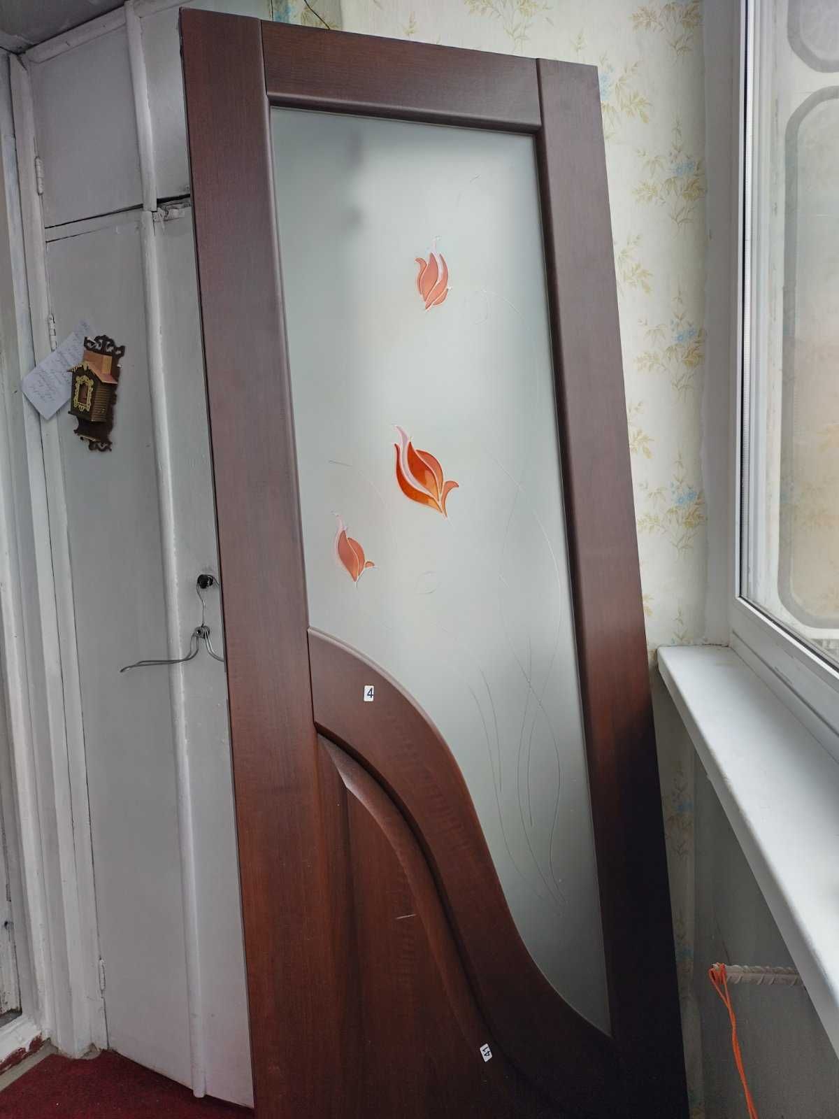 дверне полотно з художнім склом