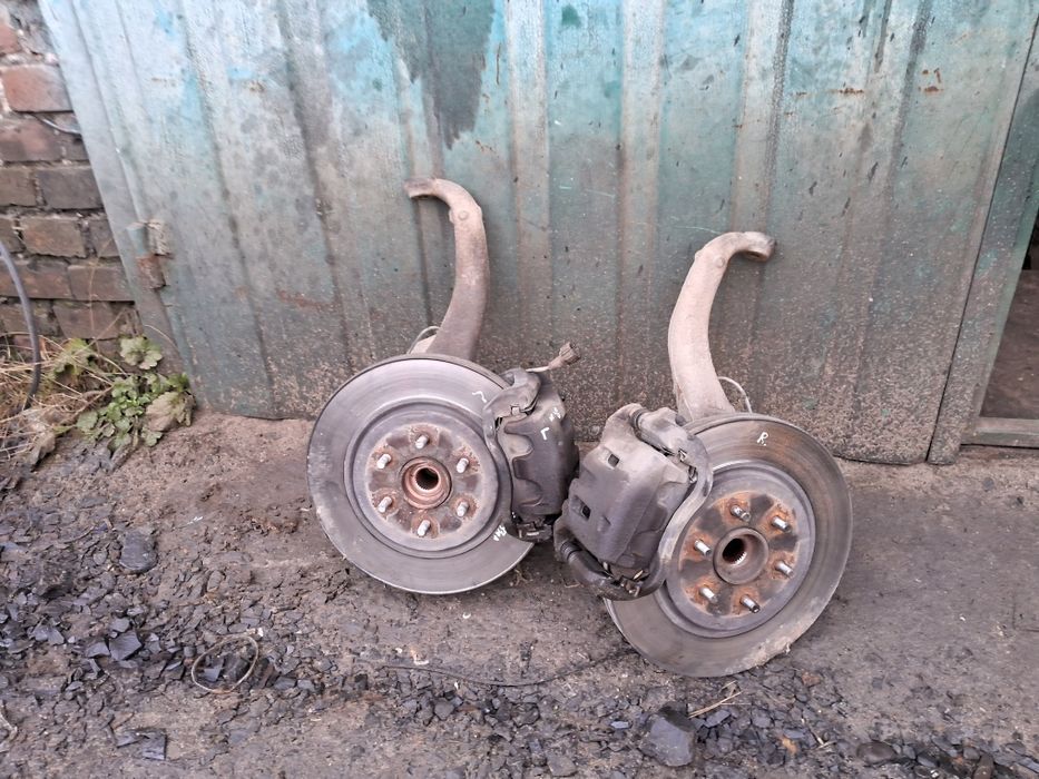 Цапфа,Поворотний кулак Nissan Pathfinder R51,Navara d40 2.5,Розборка