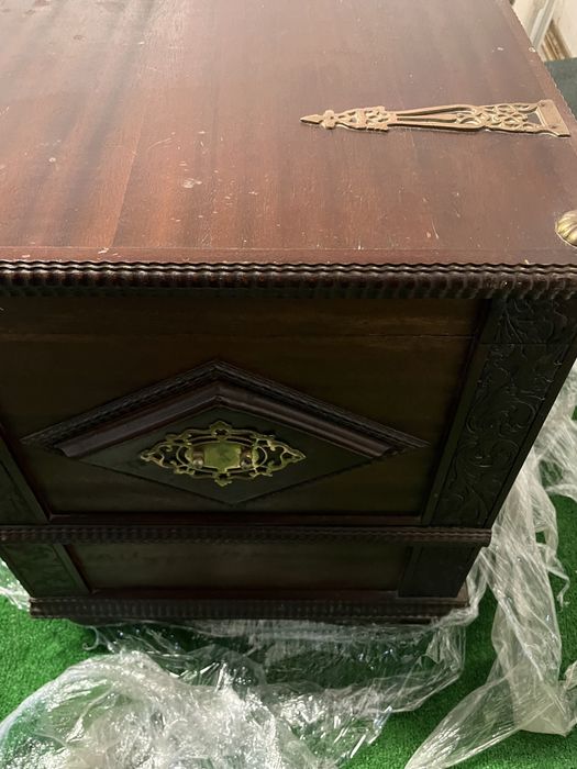 Arca Madeira antiga  Trabalhada