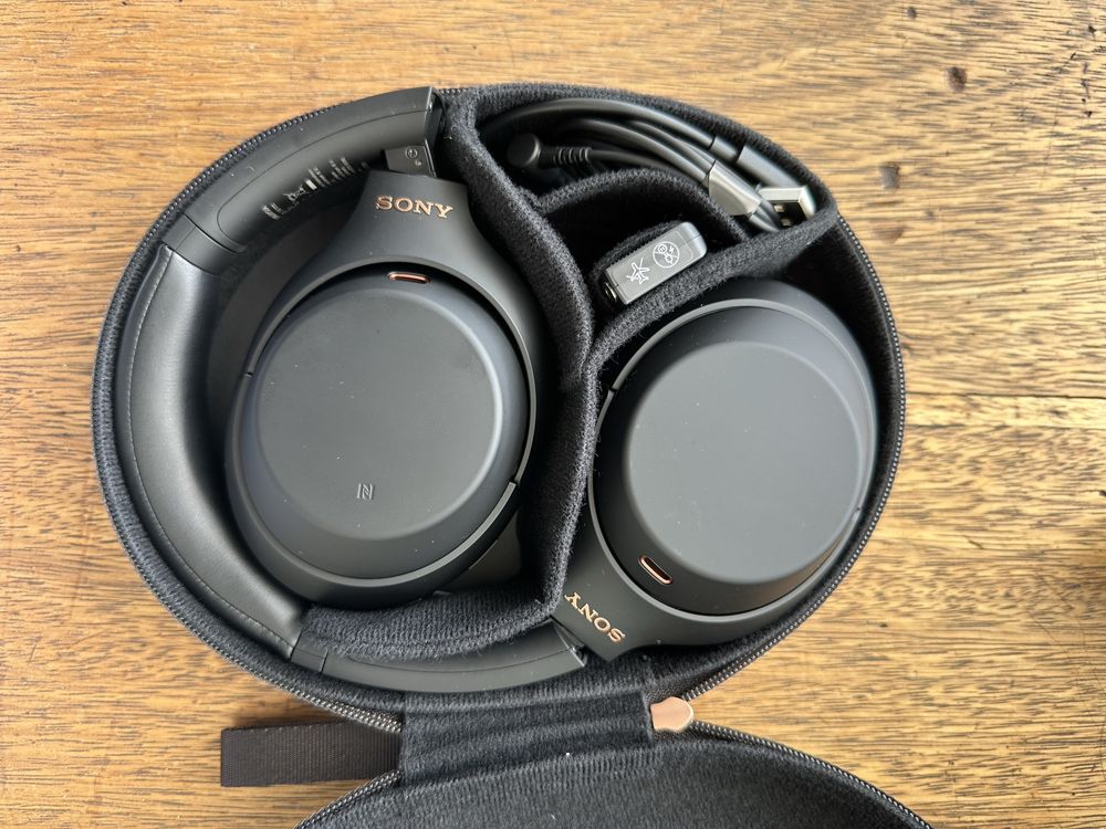 Headphones SONY WH-1000XM4