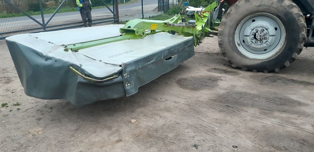 Claas disco 3100 oraz 3050 z kondycjonerem i kuhn gmd 902