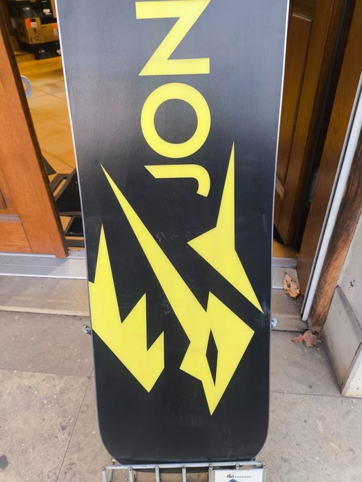 Deska Jones mountain twin 157 model 2025