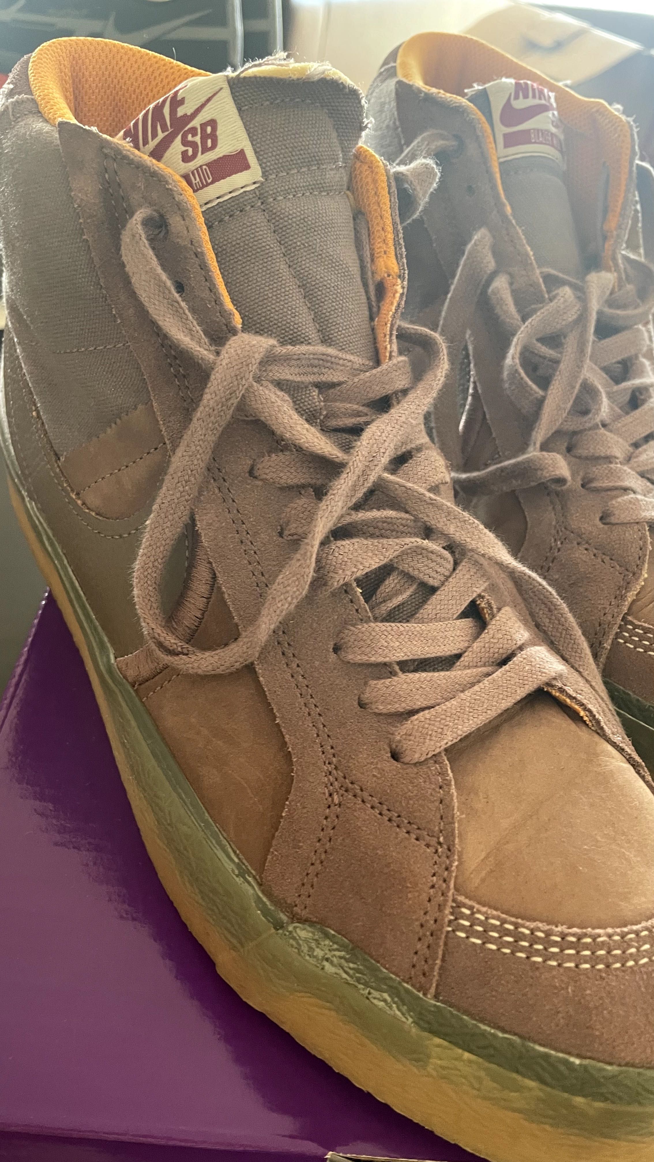 Ténis Nike SB Zoom Blazer Mid Premium Plus Skate - Castanho (Novos)