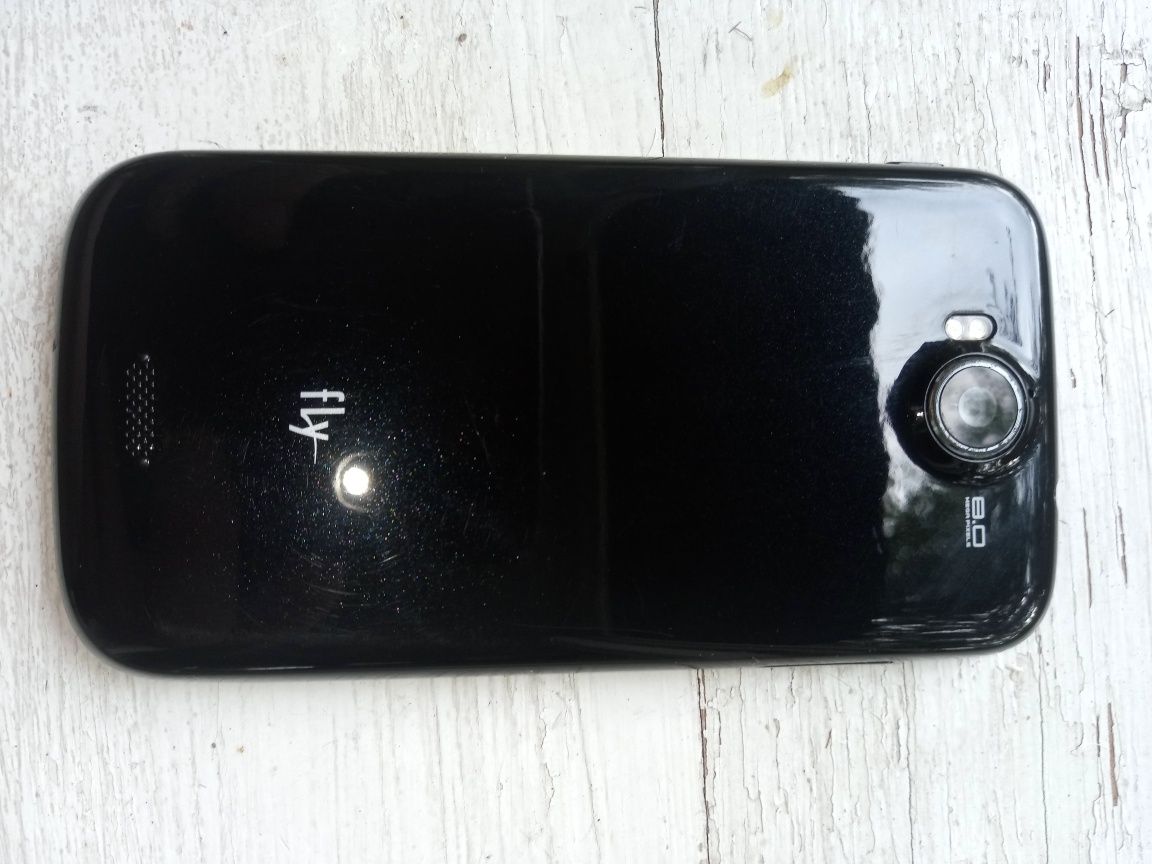 Смартфон 4"  Самсунг галакси,Fly IQ443