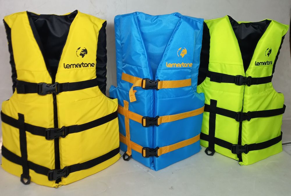 Страховочные,спасательные жилеты ТМ Lemartone Universal от 50-90 кг