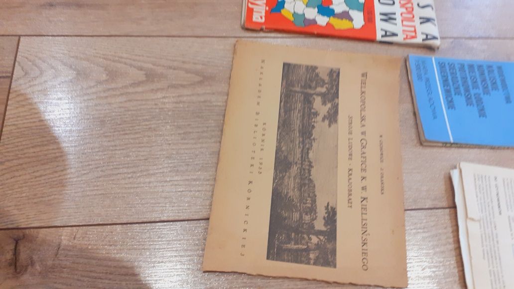 Książka Stroje Ludowe z 1955 i Ziemia Łowicka mapa i inne z prl