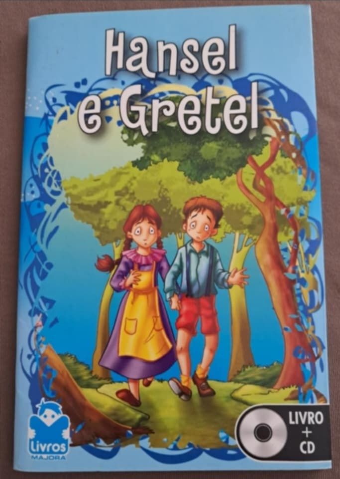 Vários livros didáticos e dinâmicos