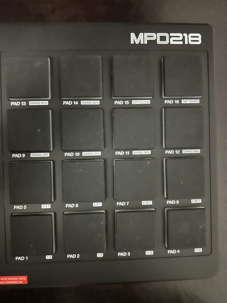 Controlador Akai MPD 218