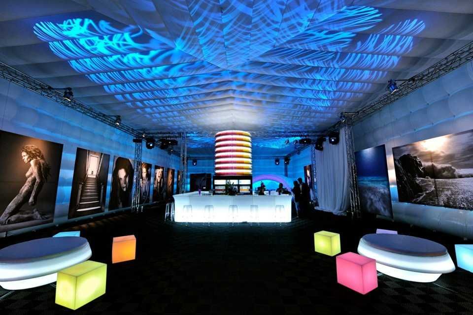 Mobiliario led iluminado vasos e outros