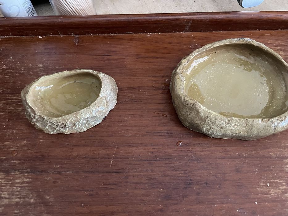 Vende-se vario material de terrario