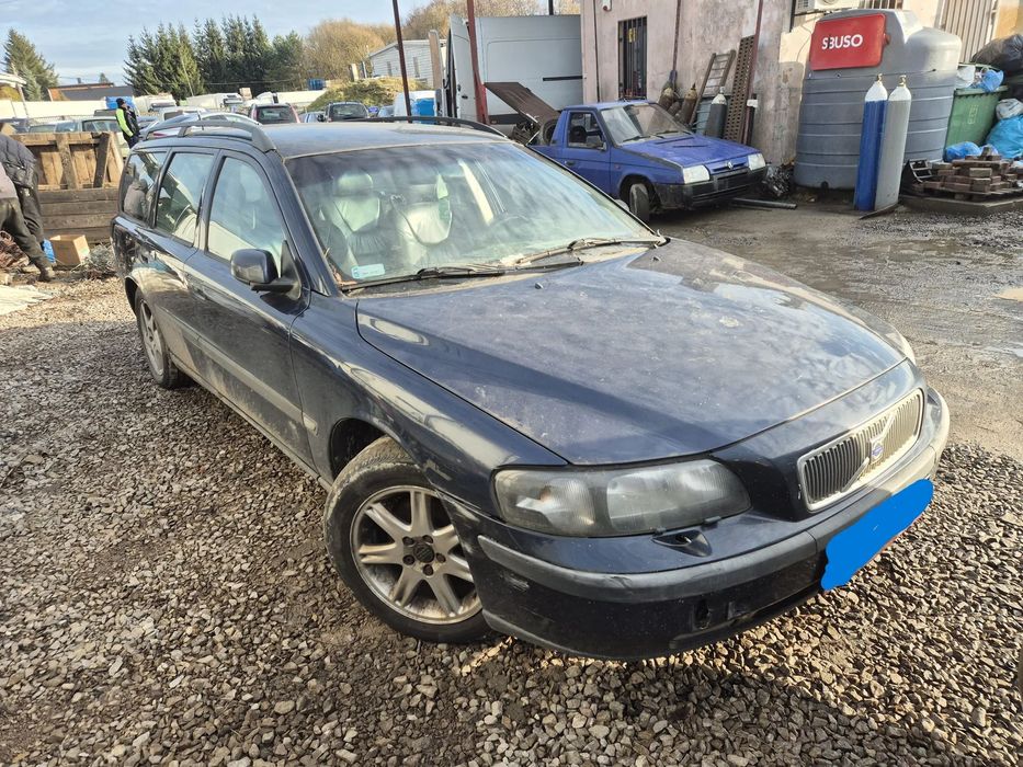 VOLVO V70 II fotel fotele kanapa deska kokpit podsufitka boczek boczki klamka podłokietnik licznik prędkościomierz panel szyb