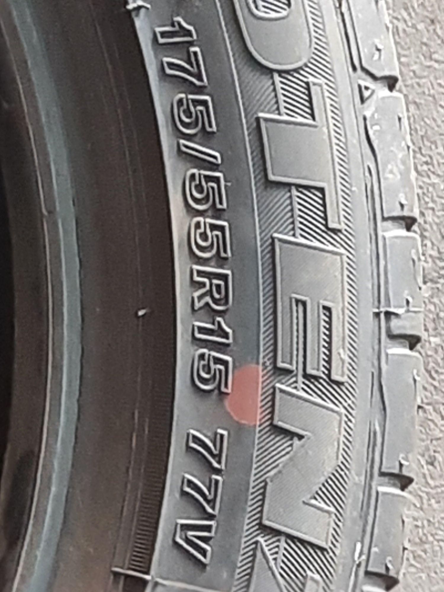 Opony 175/55R15 77V Bridgestone Potenza RE050A