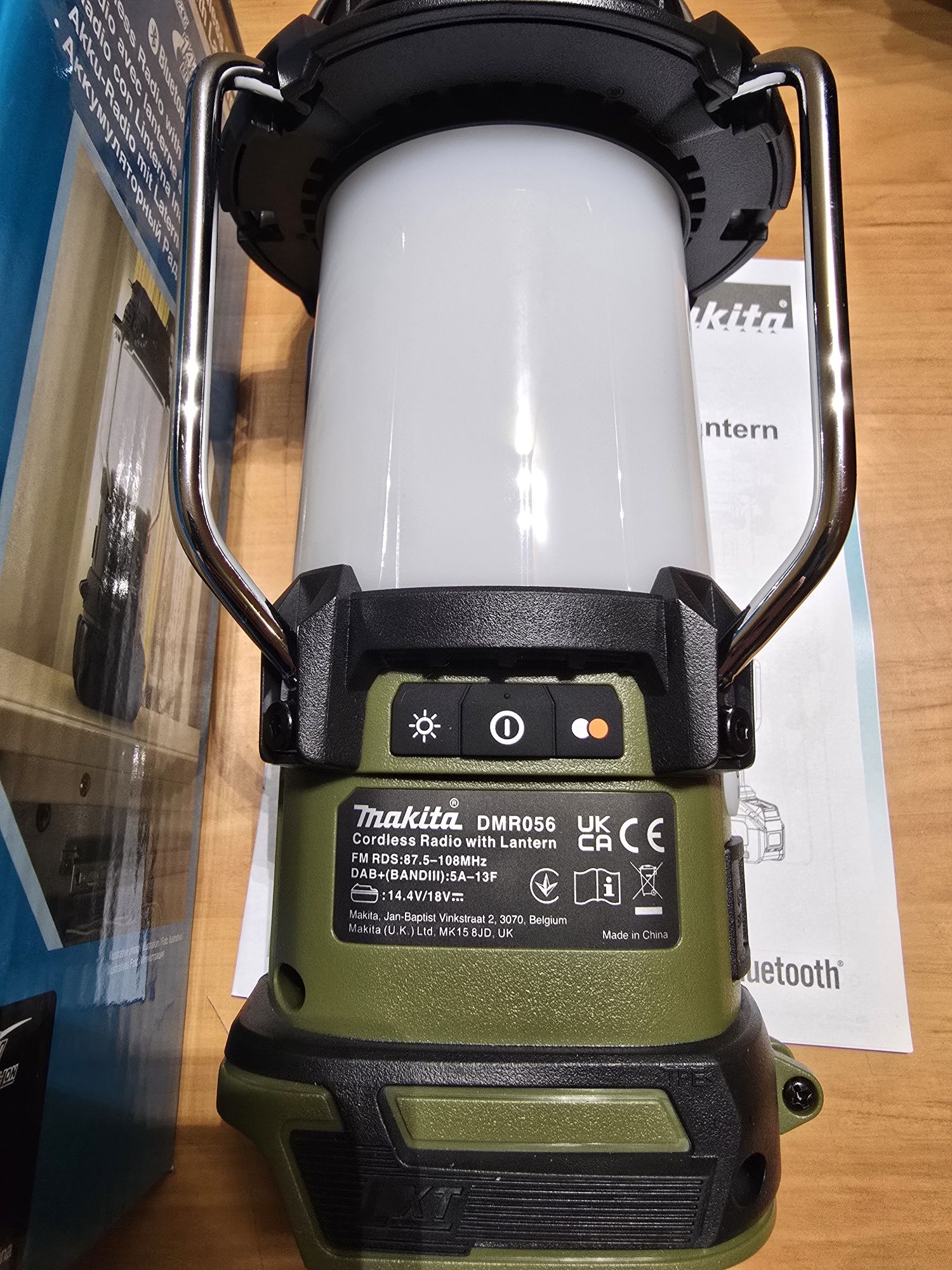Makita DMR056 ліхтар + Bluetooth MP3 та радіо, конектор оригінал з Анг
