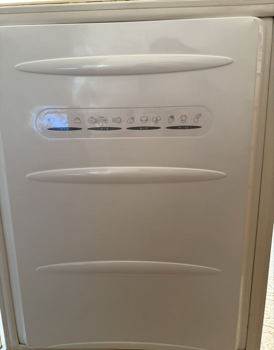 Продається місткий та надійний холодильник LG GH389QF