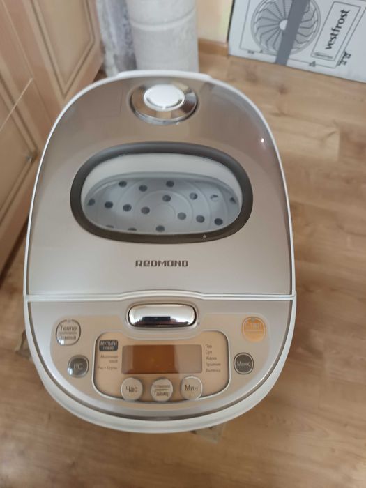 Мультиварка Redmond RMC M60