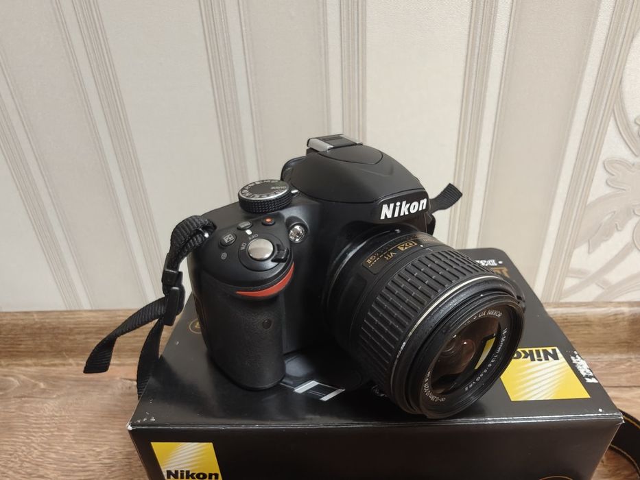 Фотокамера Nikon D3200 AF-S DX NIKKOR 18-55mm f/3.5-5.6G VR 2. + Сумка