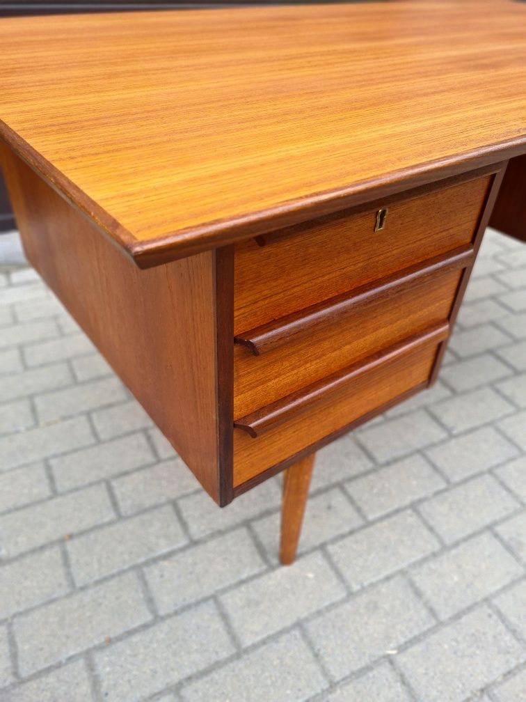 Biurko tekowe,wolnostojące,duński design,Dania lata 60/70,Mid century