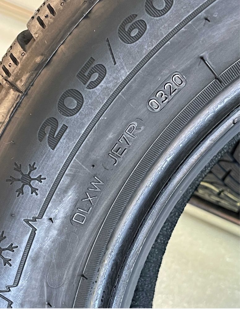 Автошини колеса резина 205/60 R16 Dunlop Winter Sport5 2020 рік