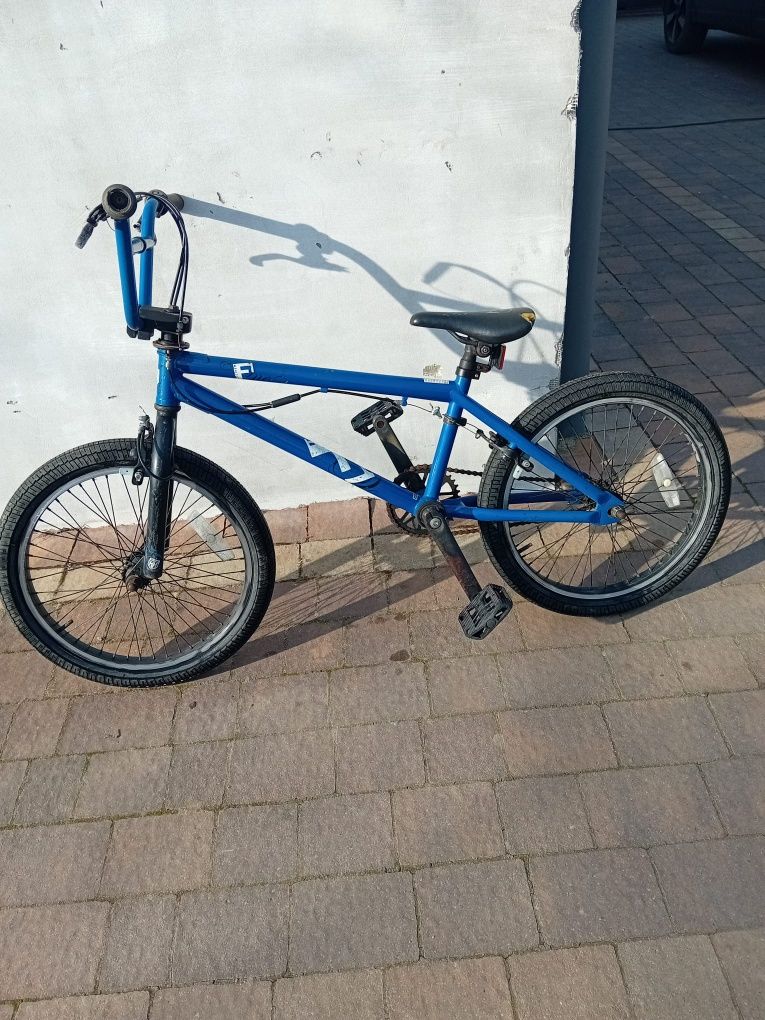 Sprzedam rower BMX z pegami