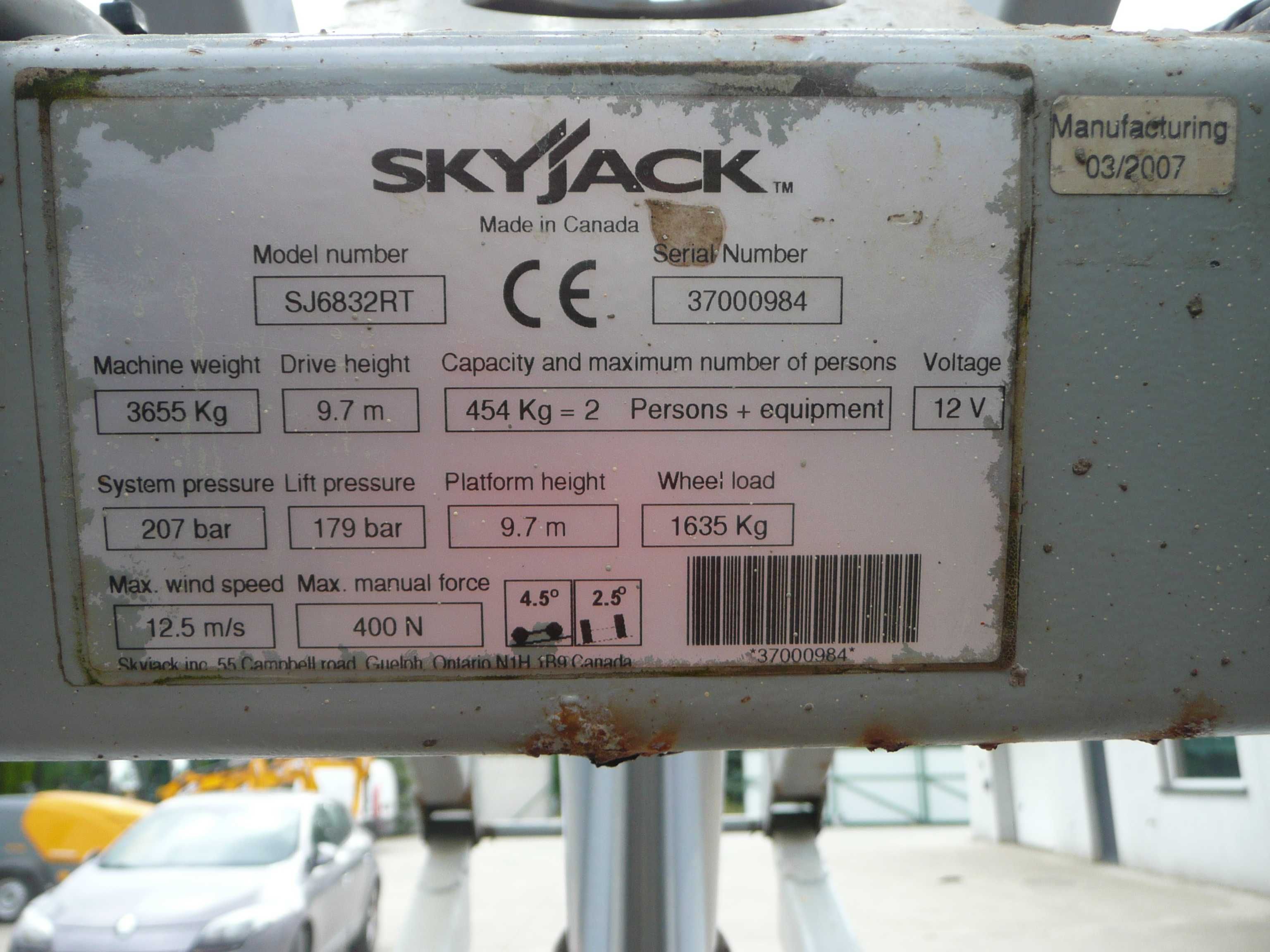 Podnośnik nożycowy koszowy zwyżka SKYJACK SJ6832RT 4X4  2007 rok